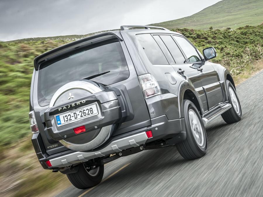  Mitsubishi Pajero Executive 2014 года  (фото 6 из 8)